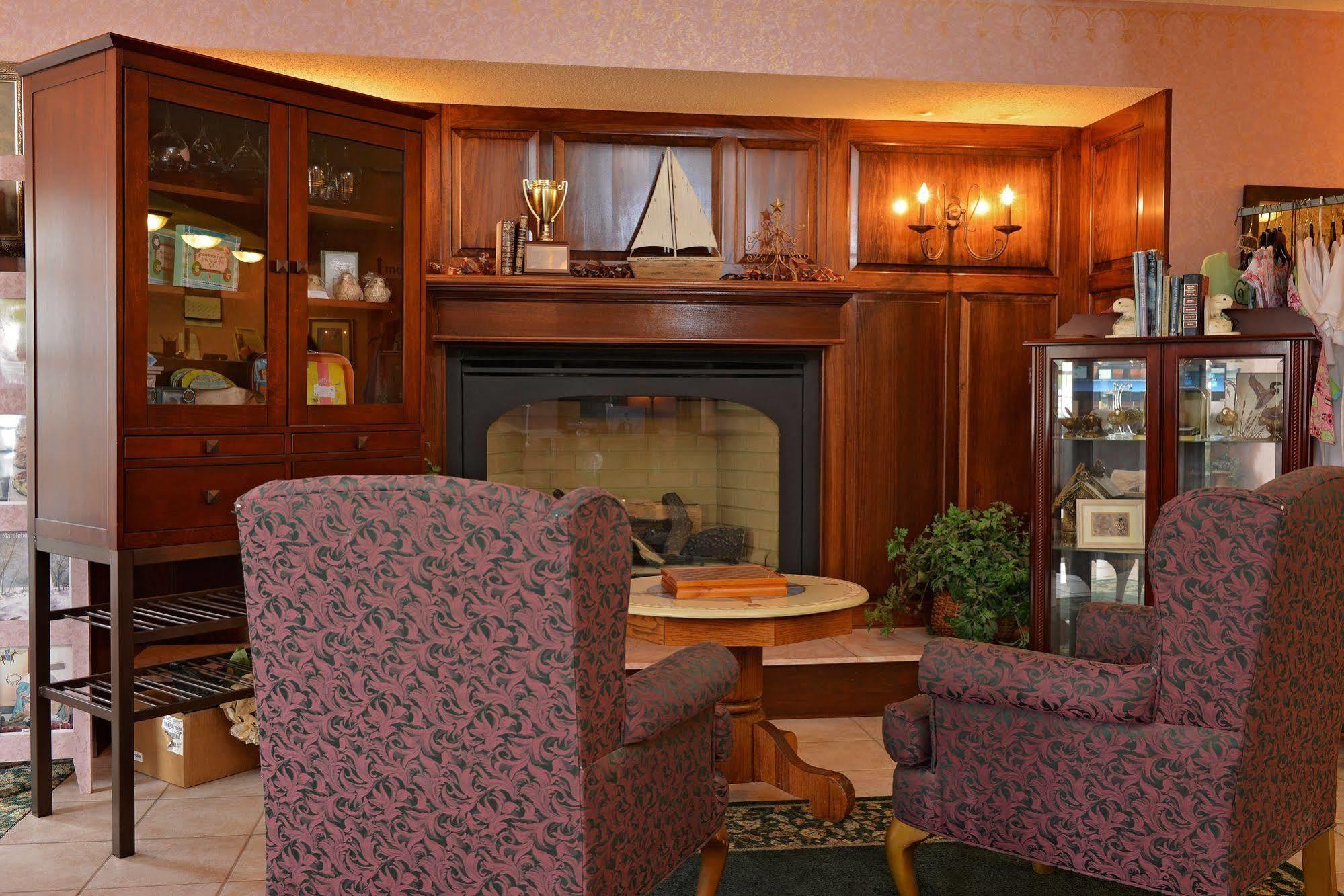 Ourguest Inn & Suites Downtown Port Clinton Exteriör bild