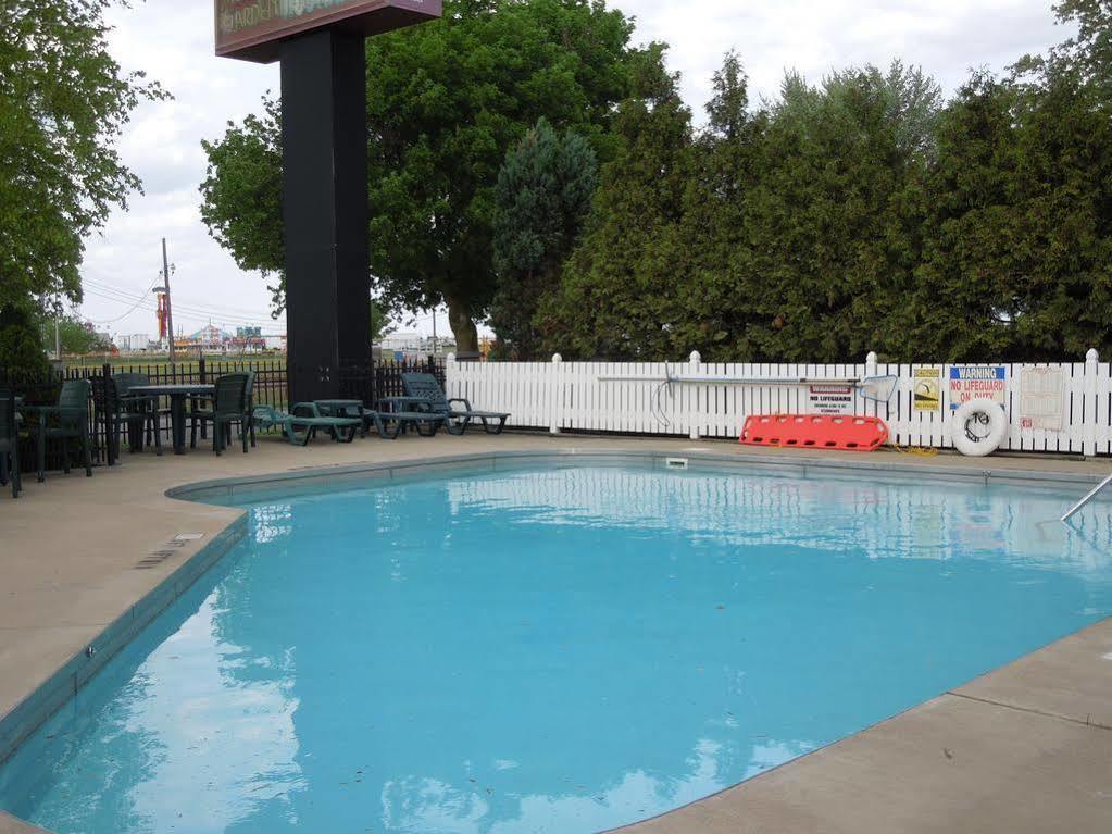 Ourguest Inn & Suites Downtown Port Clinton Exteriör bild